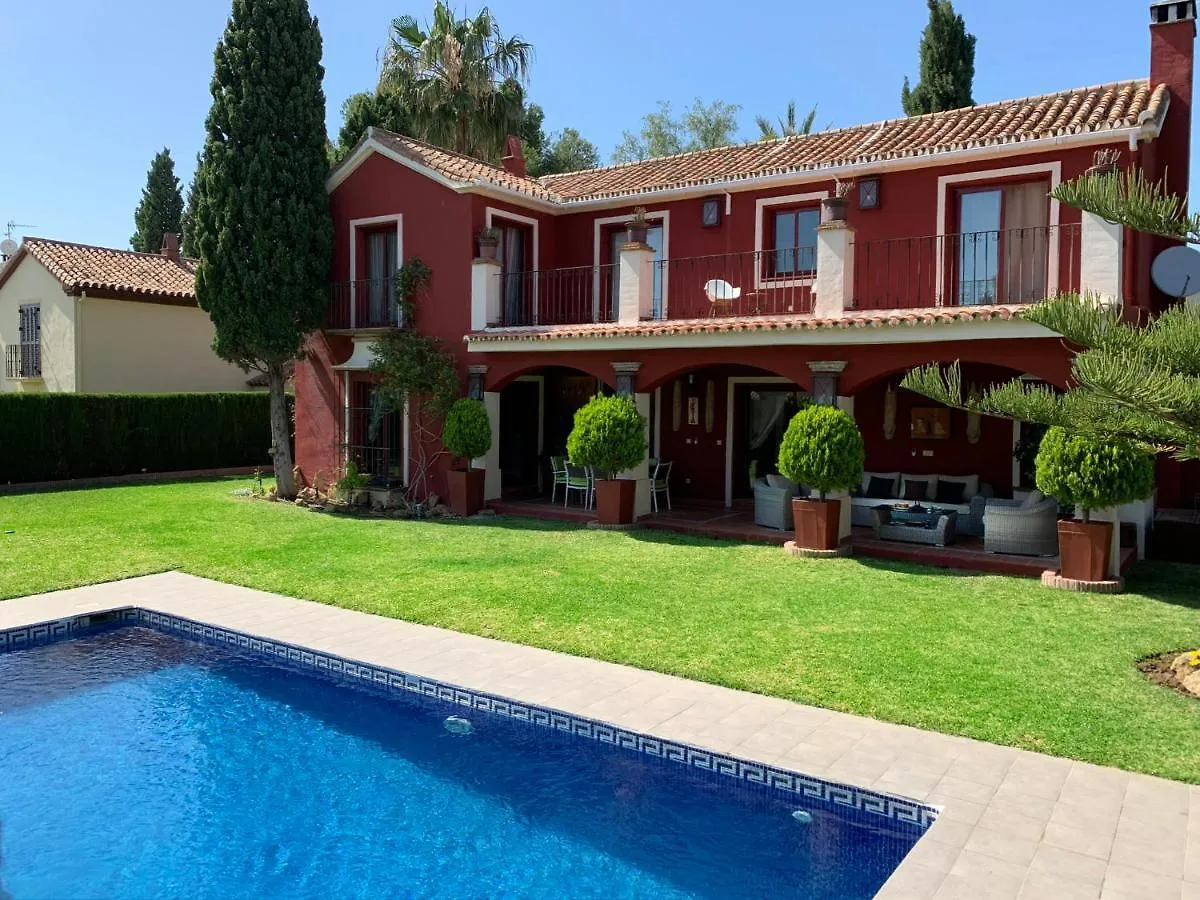 Villa Nabrisa Marbella, 5 Bedroom, Private Pool, Garden, Bbq Spain