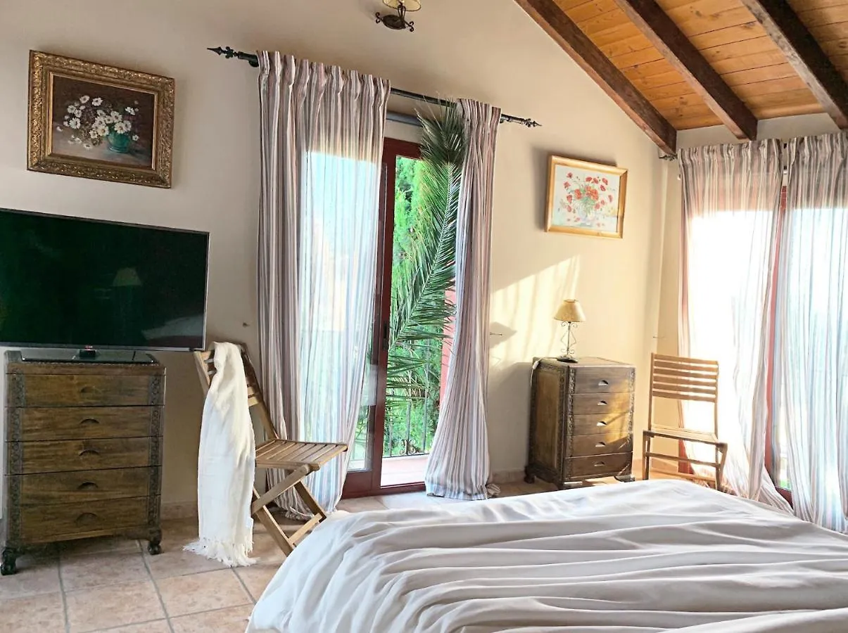 Villa Nabrisa Marbella, 5 Bedroom, Private Pool, Garden, Bbq
