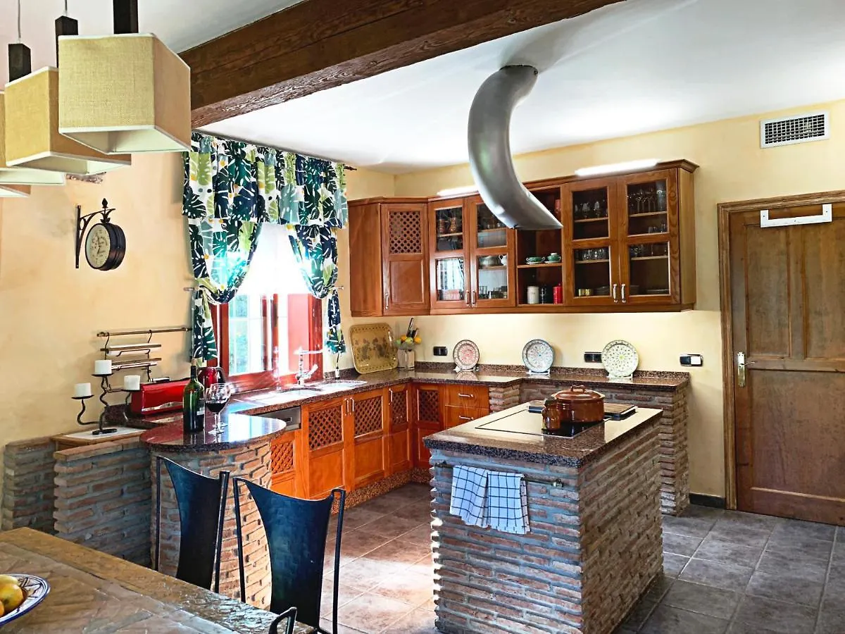 Villa Nabrisa Marbella, 5 Bedroom, Private Pool, Garden, Bbq 0*, Marbella