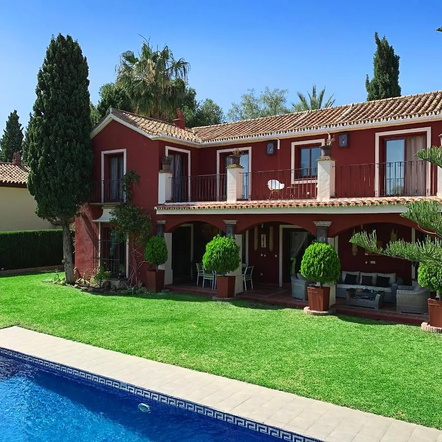 Villa Nabrisa Marbella, 5 Bedroom, Private Pool, Garden, Bbq Spain