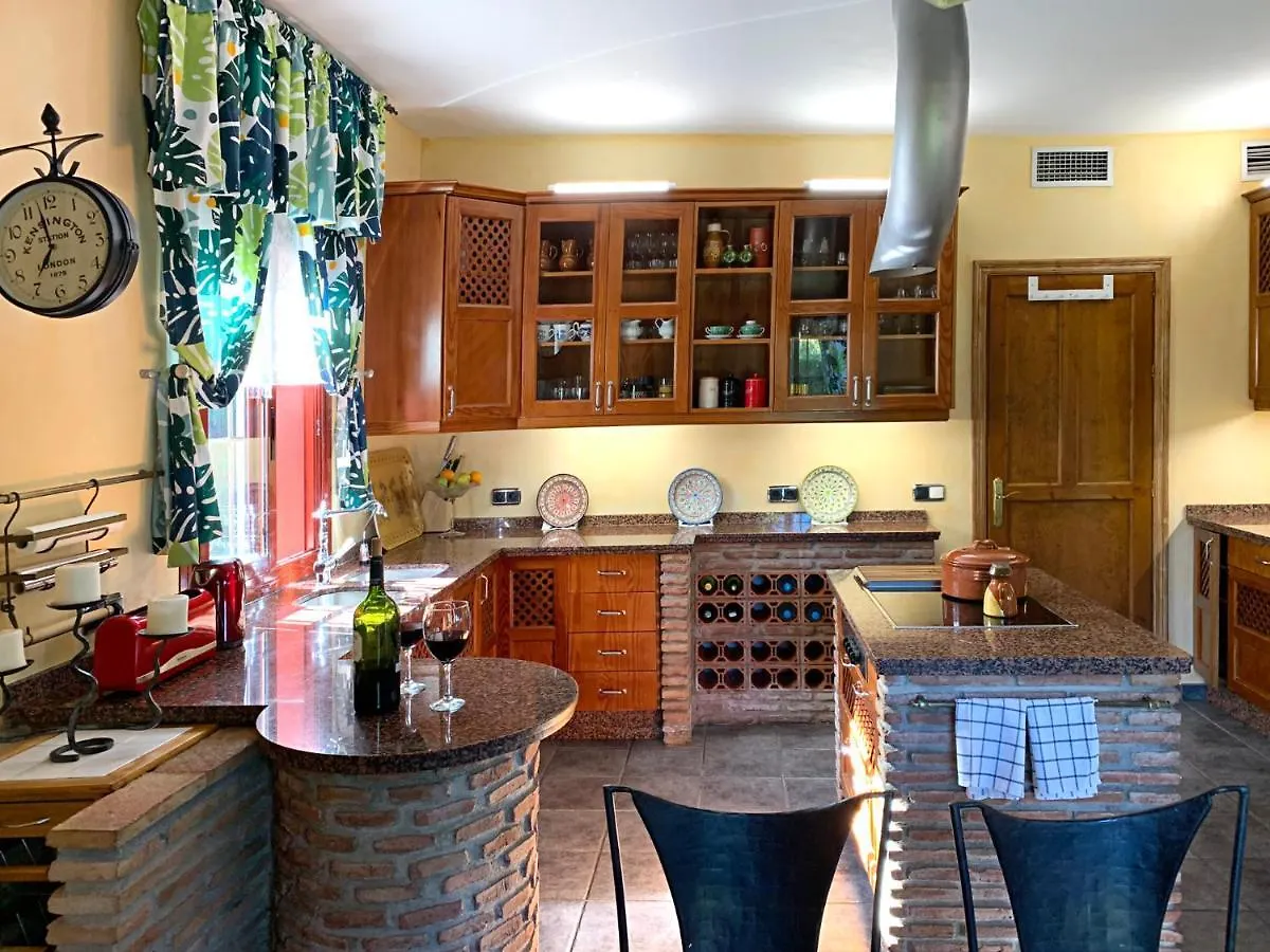 Villa Nabrisa Marbella, 5 Bedroom, Private Pool, Garden, Bbq 0*, Marbella Spain